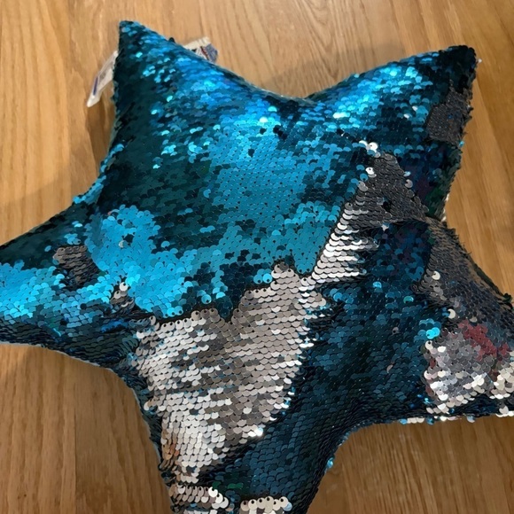 Star Sequin Reversible Plush Pillow Blue Silver NEW - Picture 5 of 7